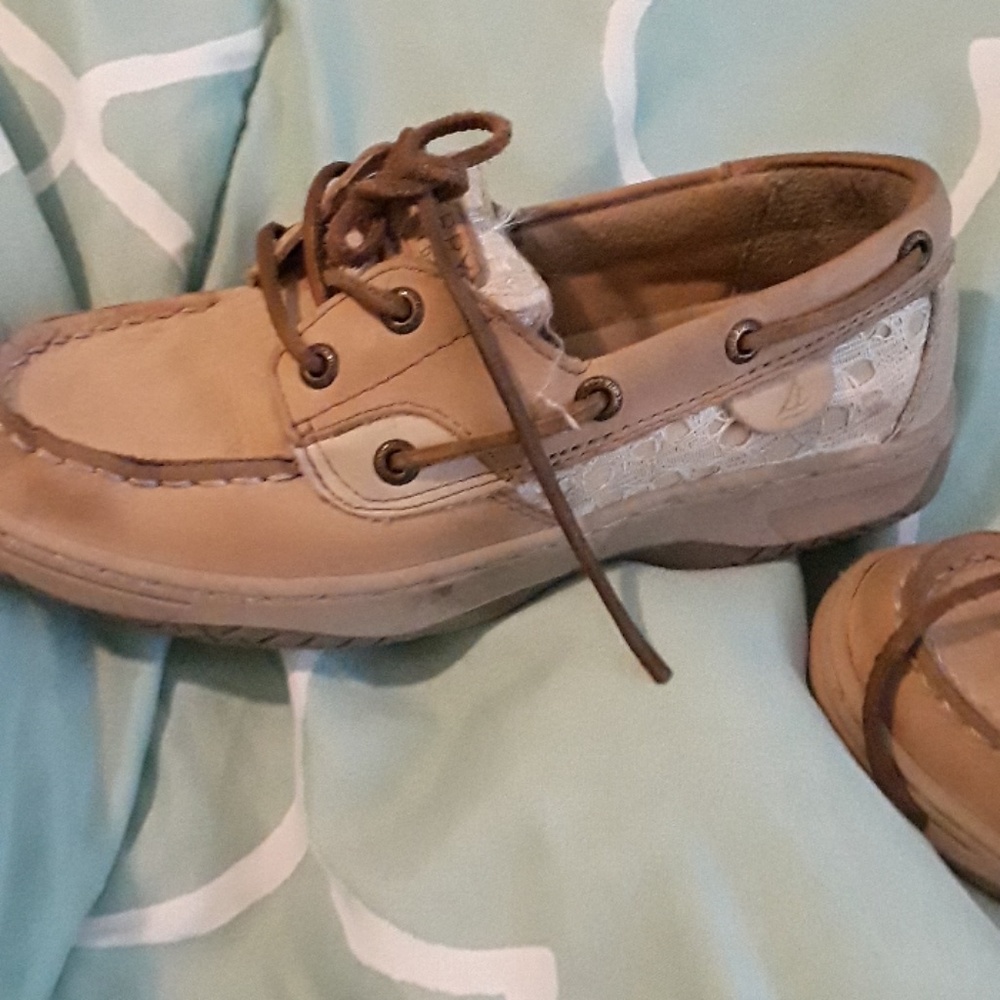 Shoes. - Picture 3 of 4